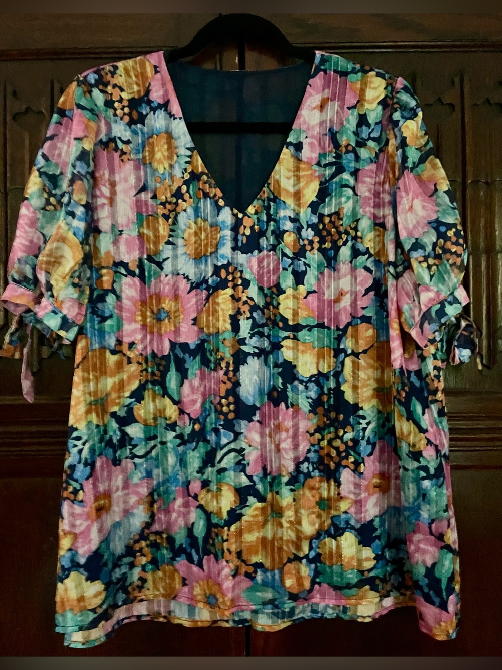 Vibrant Floral V-Neck Blouse with Tie Sleeves Size L